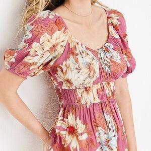 Maurices bubble sleeve cottagecore floral peasant blouse. Size M. EUC